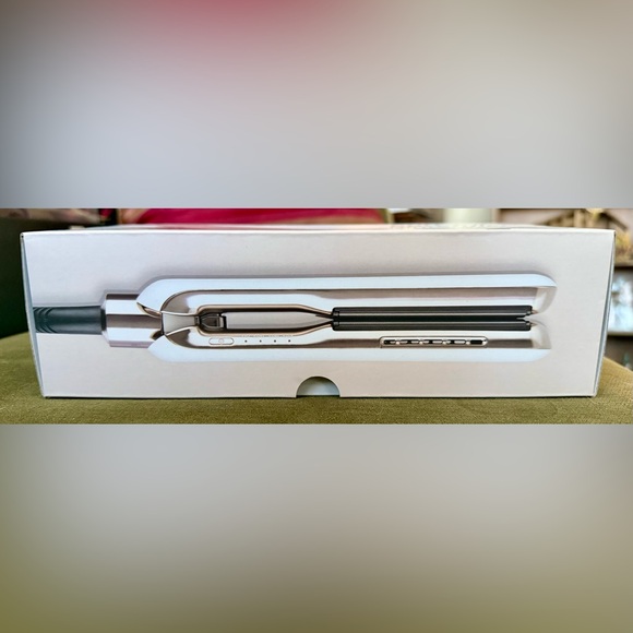 NIB CHI Lava Ceramic 1.5" Mini Styler Volcanic Lava Plates, Advanced Technology - Picture 3 of 7